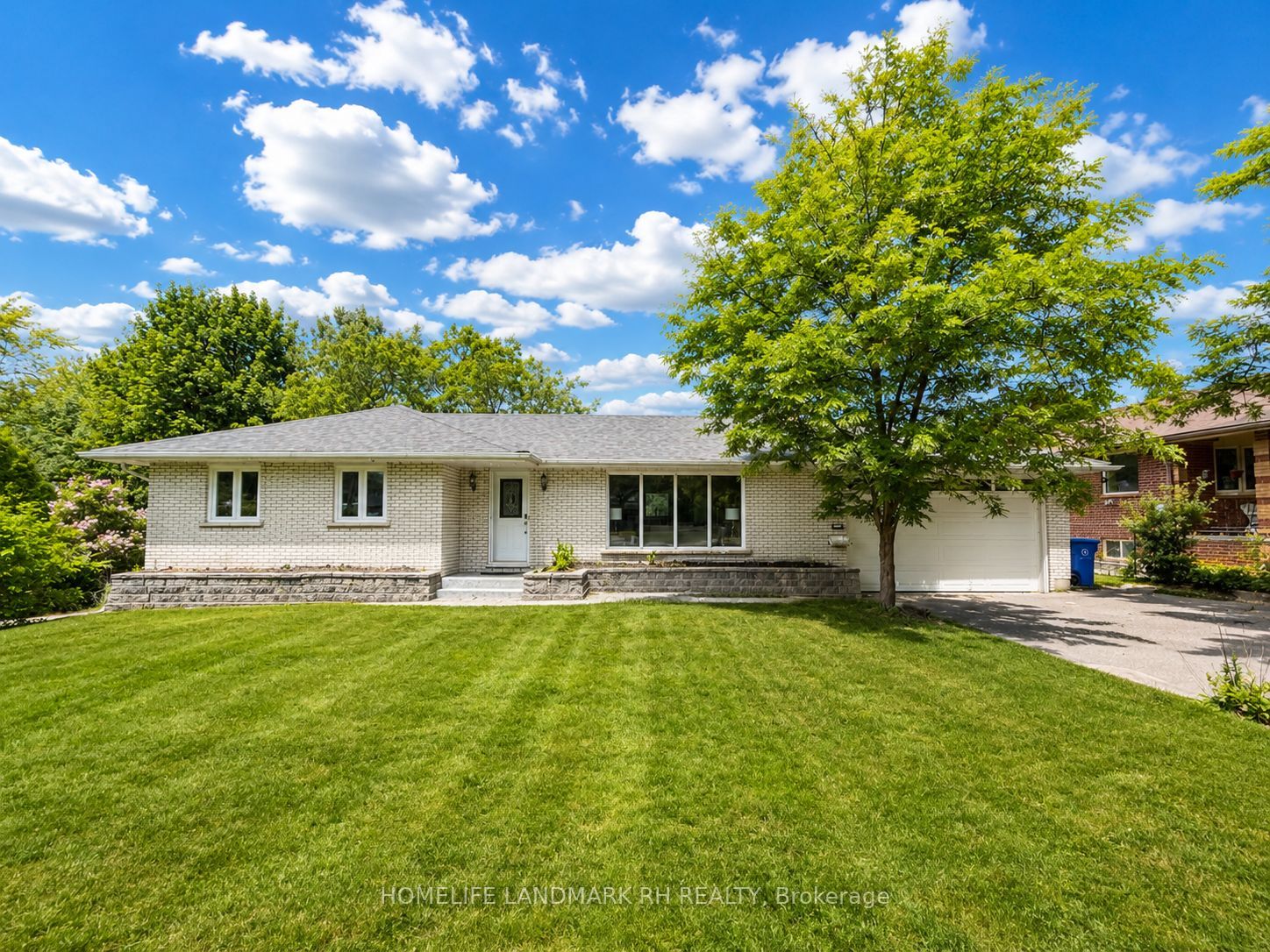 88 Riverglen Drive Property Photo 2