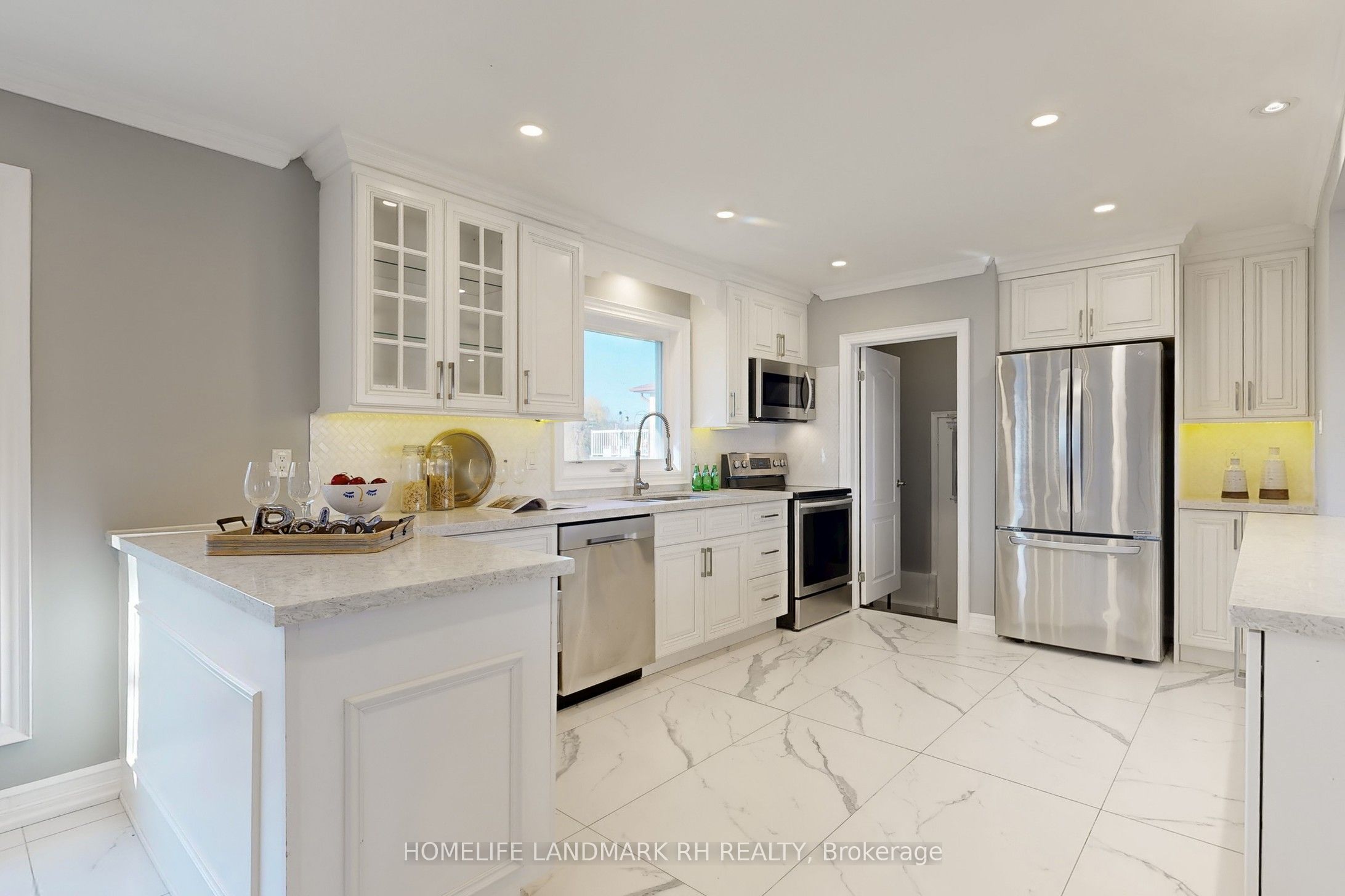 88 Riverglen Drive Property Photo 6