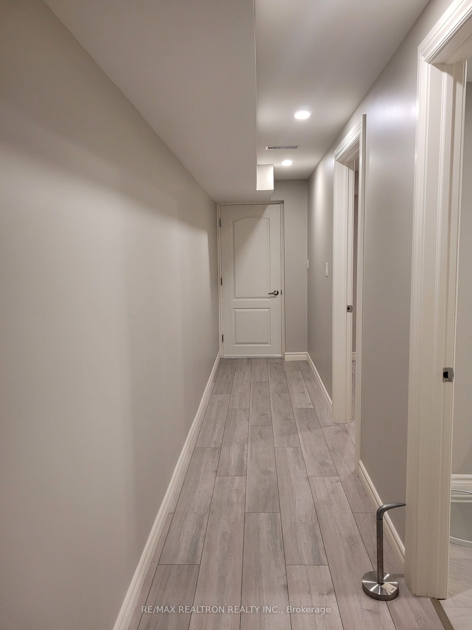 7 Billingham Heights Bsmt B Property Photo 6