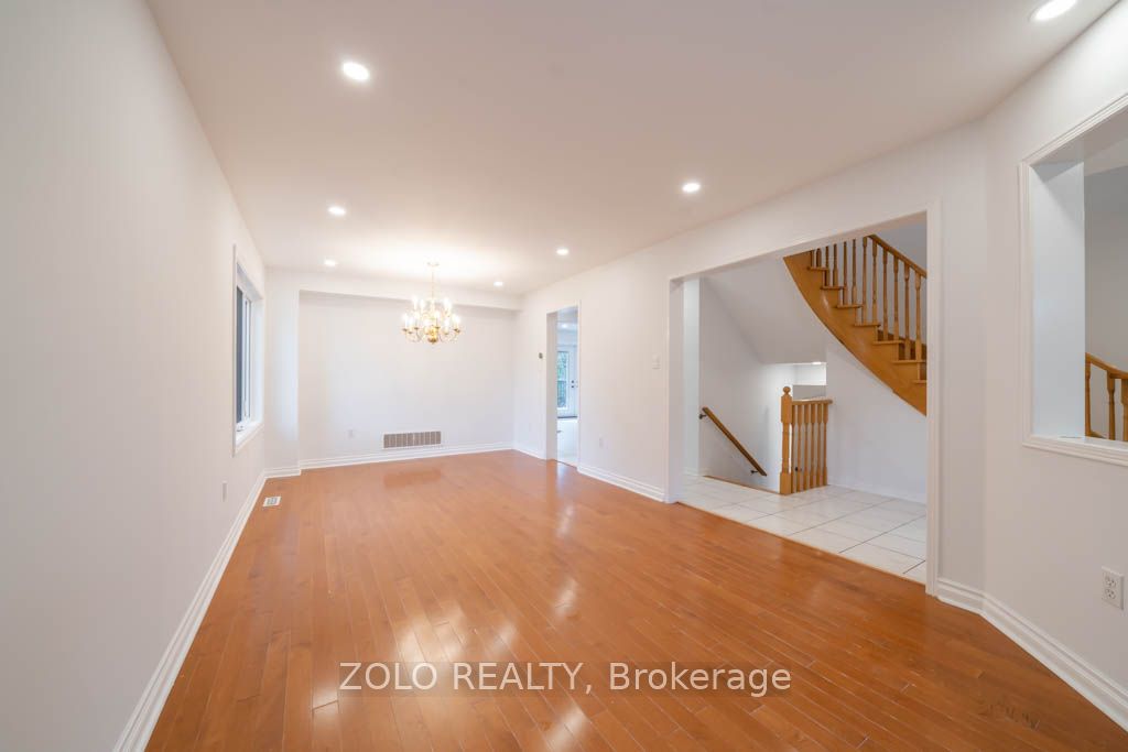 170 Widdifield Avenue Property Photo 4
