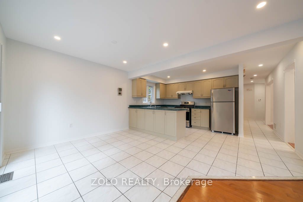 170 Widdifield Avenue Property Photo 8