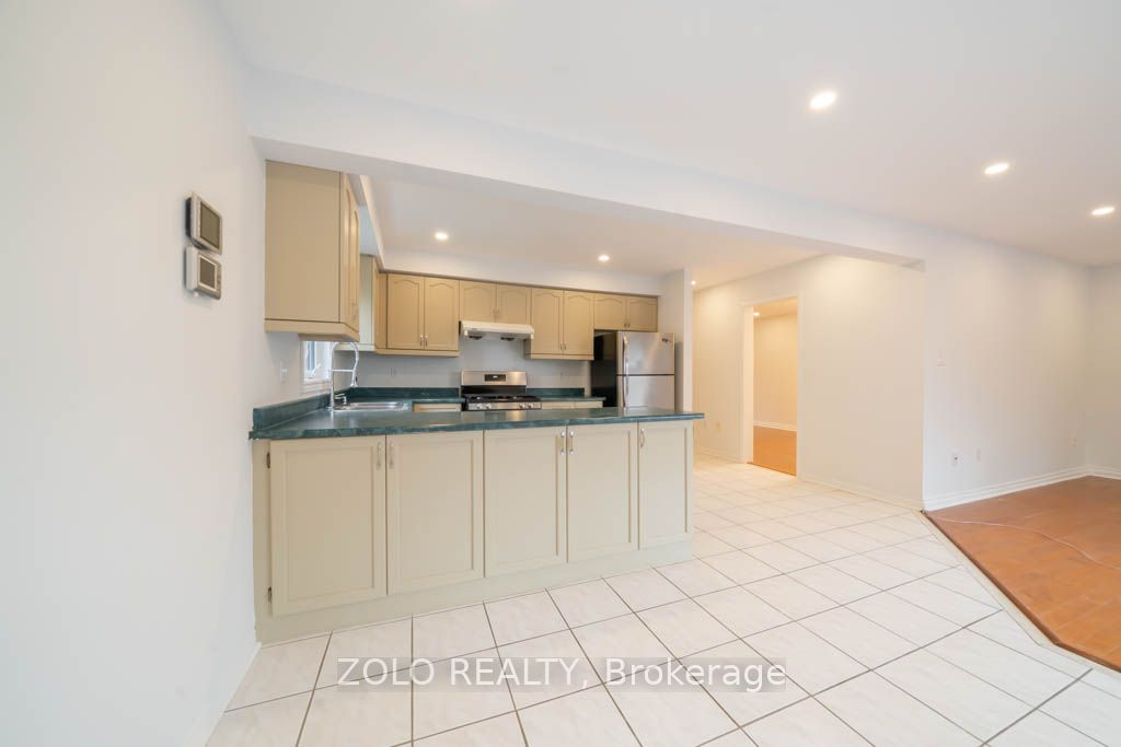 170 Widdifield Avenue Property Photo 9