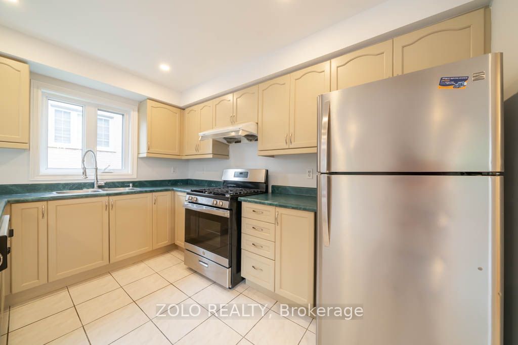 170 Widdifield Avenue Property Photo 10