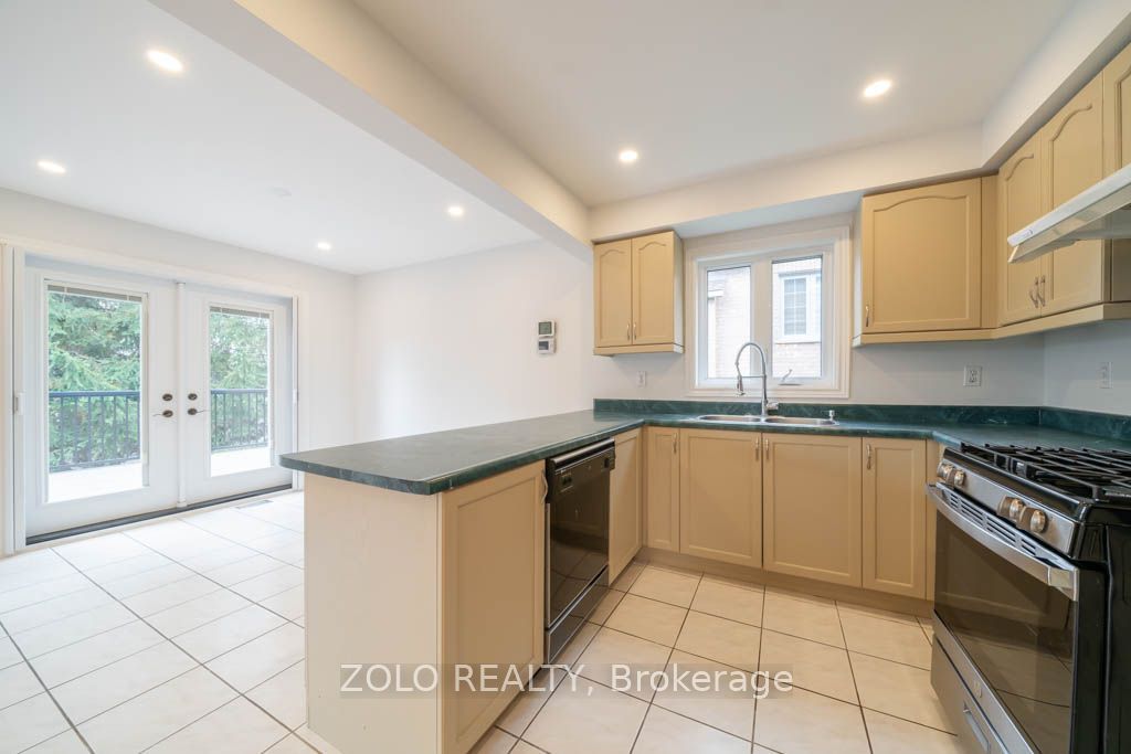 170 Widdifield Avenue Property Photo 11