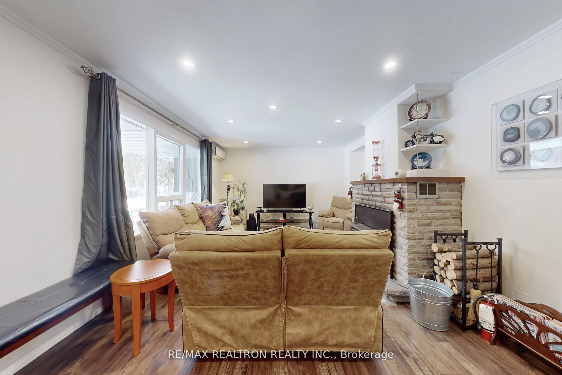 2807 25th Side Road Property Photo 6