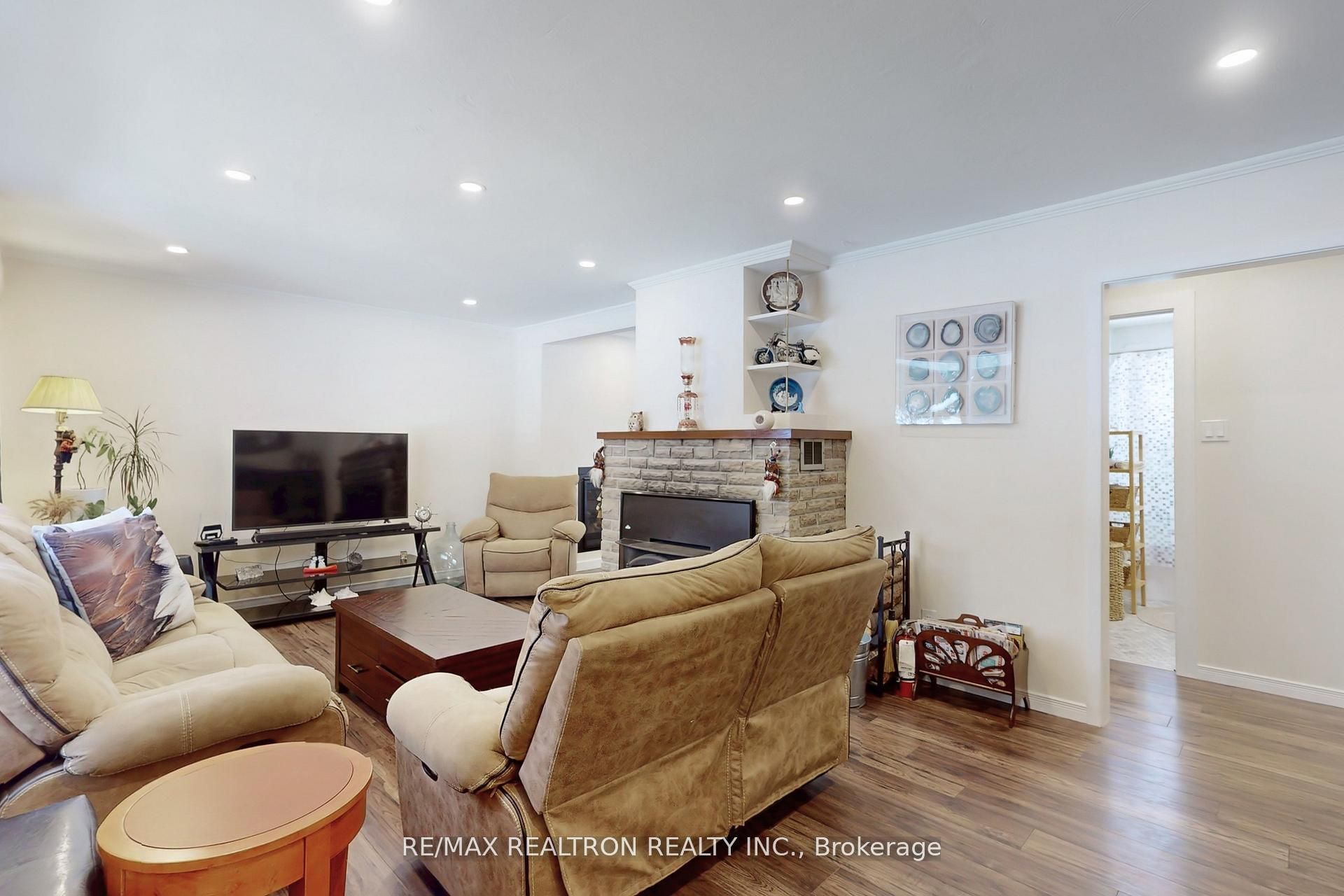 2807 25th Side Road Property Photo 7