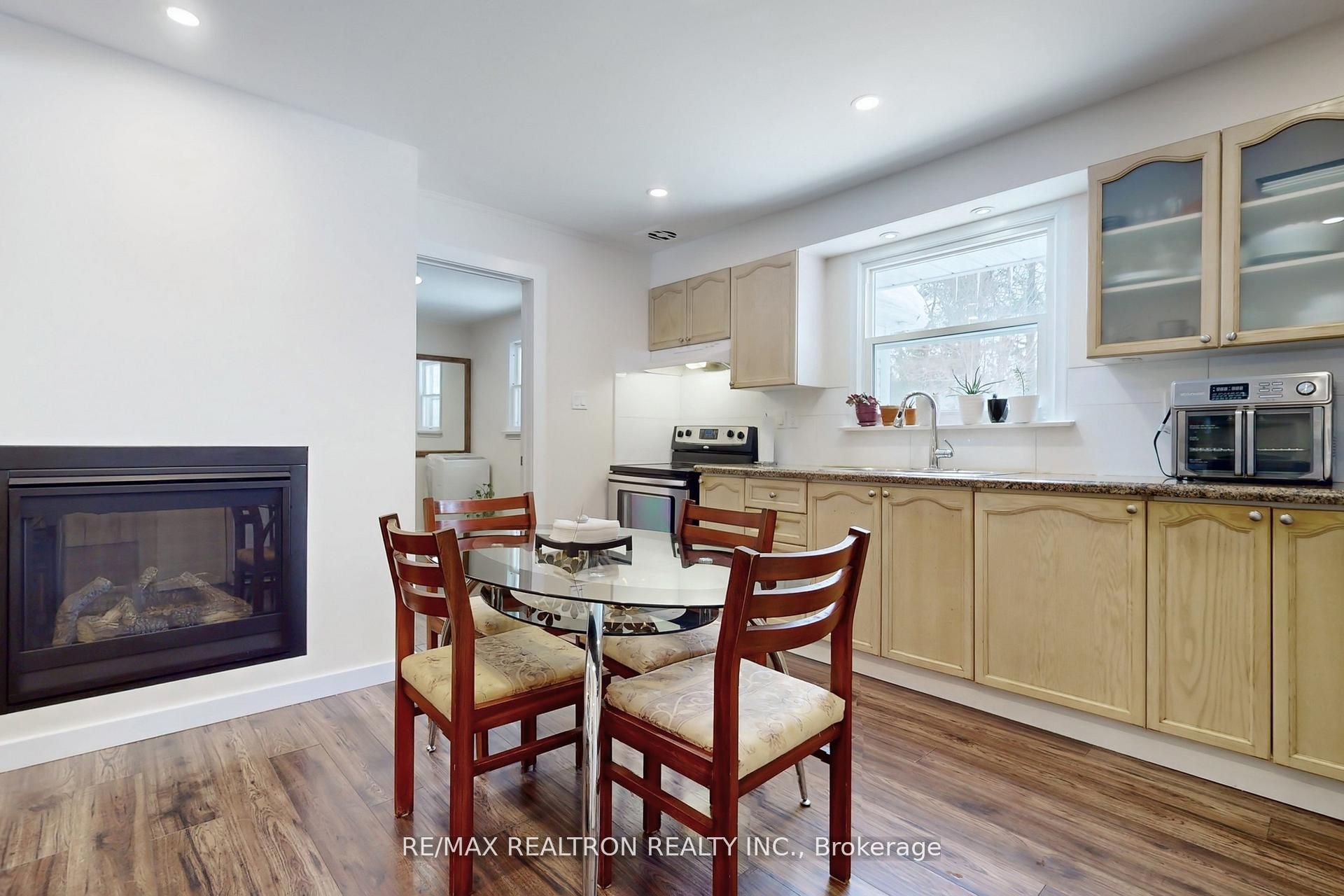 2807 25th Side Road Property Photo 16