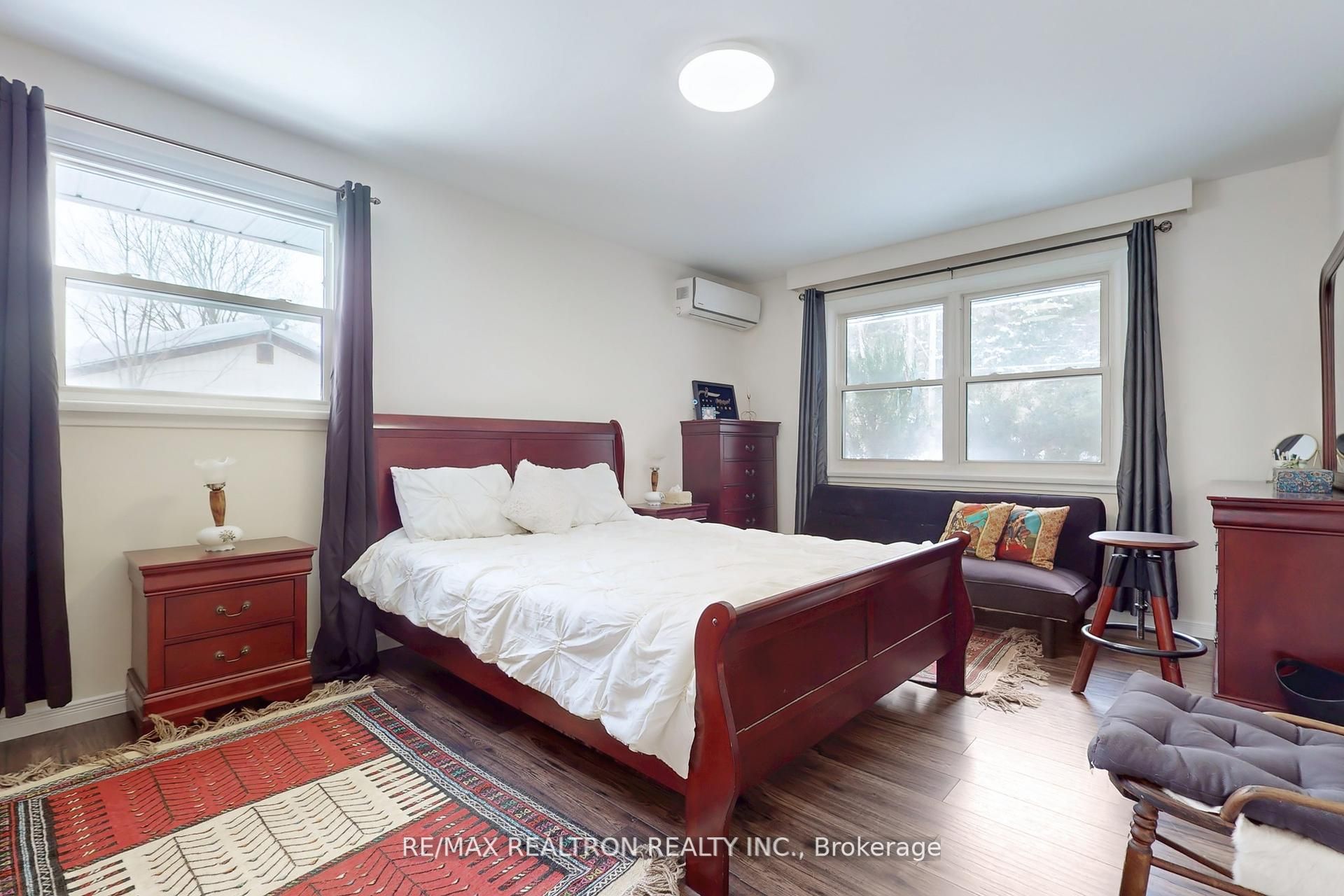 2807 25th Side Road Property Photo 17