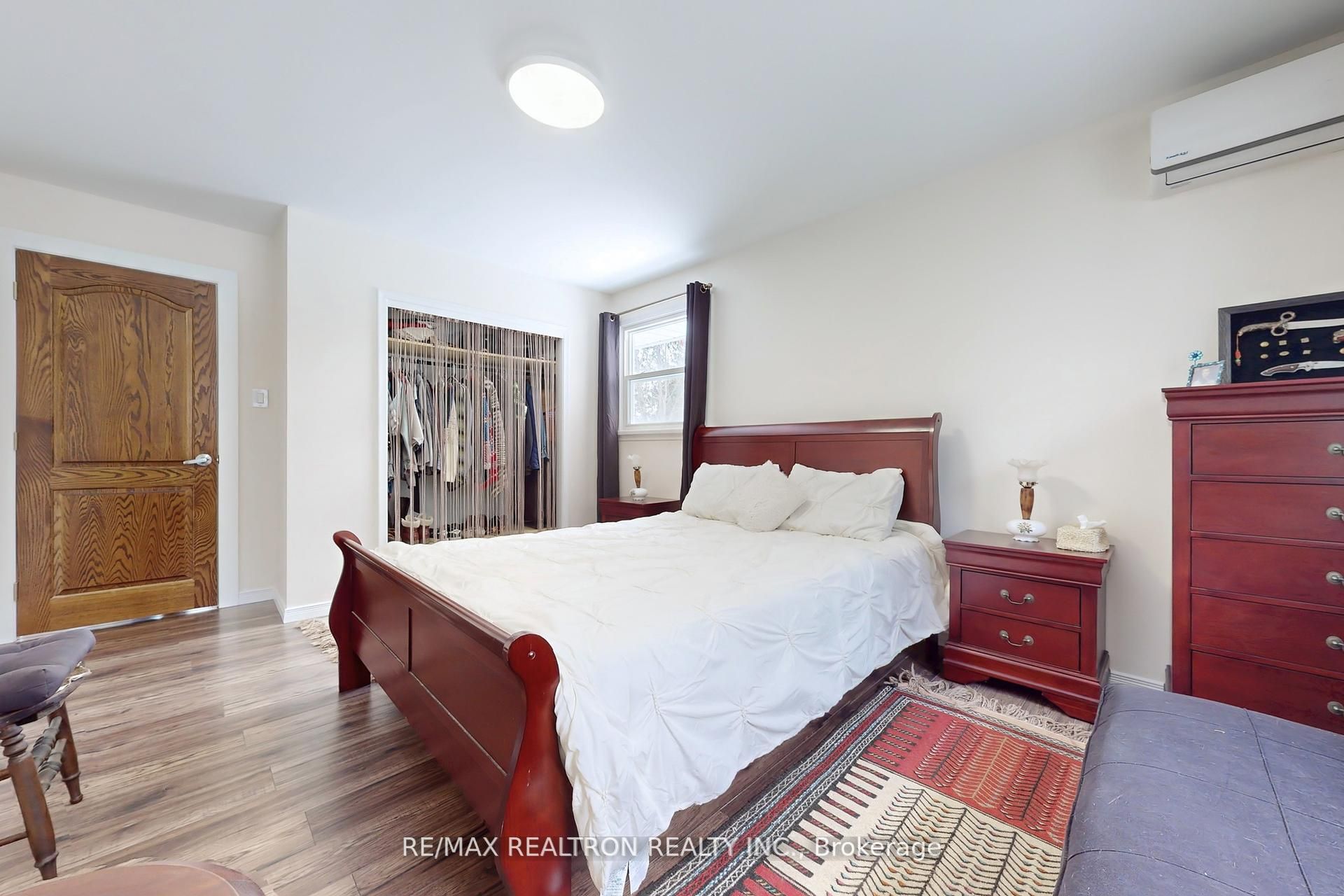 2807 25th Side Road Property Photo 19