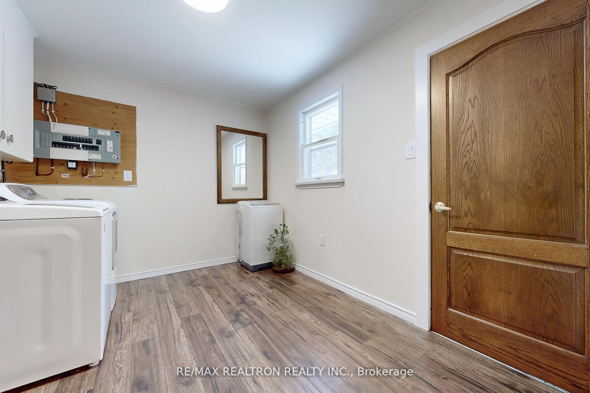 2807 25th Side Road Property Photo 24