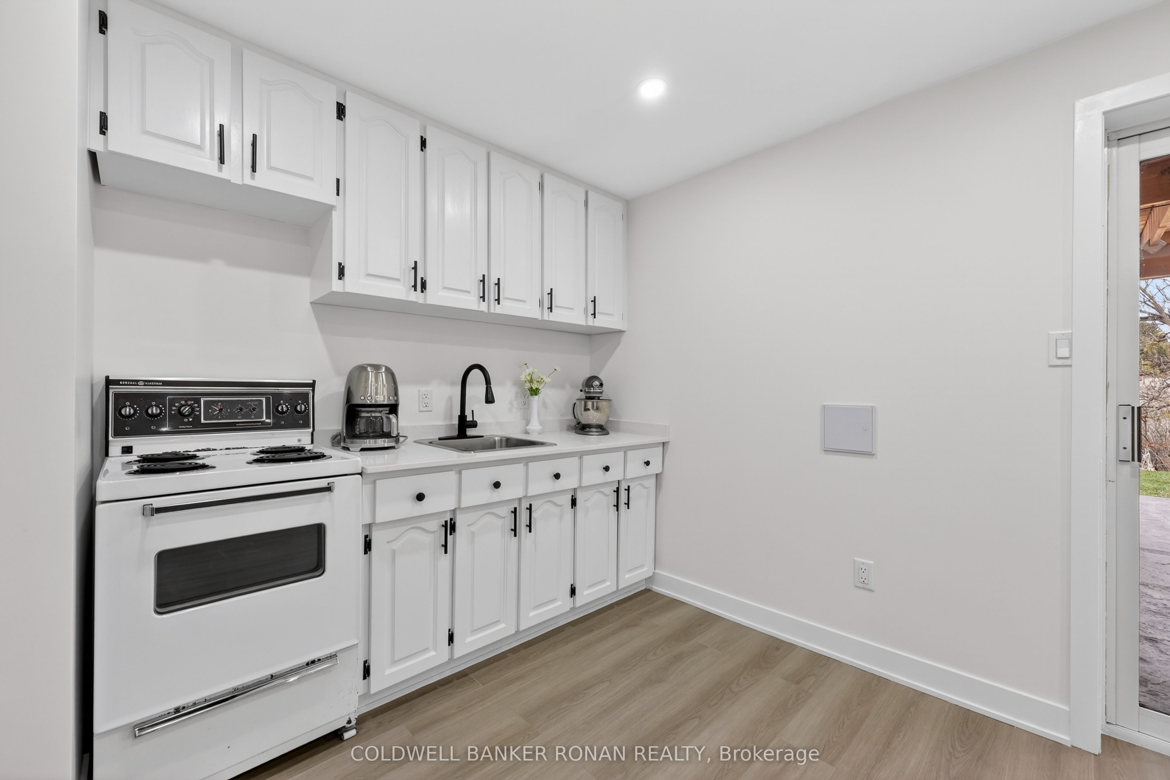 5 John Street Property Photo 33