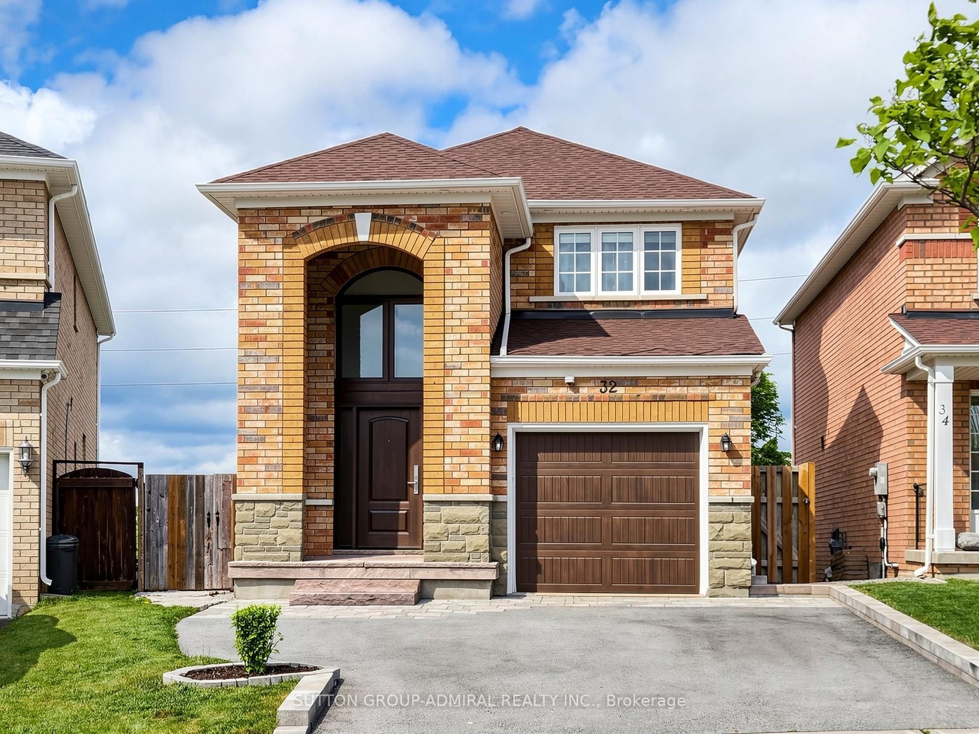 32 Beaverbrook Crescent Property Photo 1