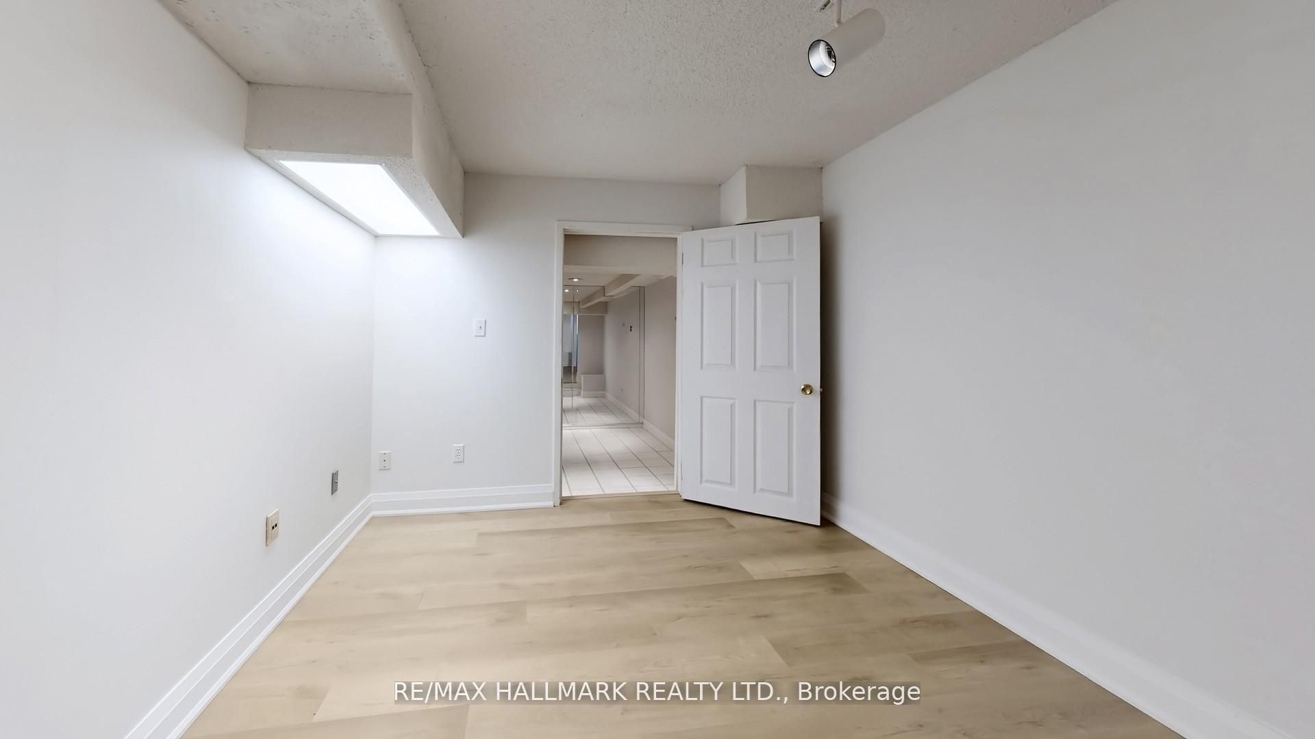 82 Windermere Crescent S Property Photo 41