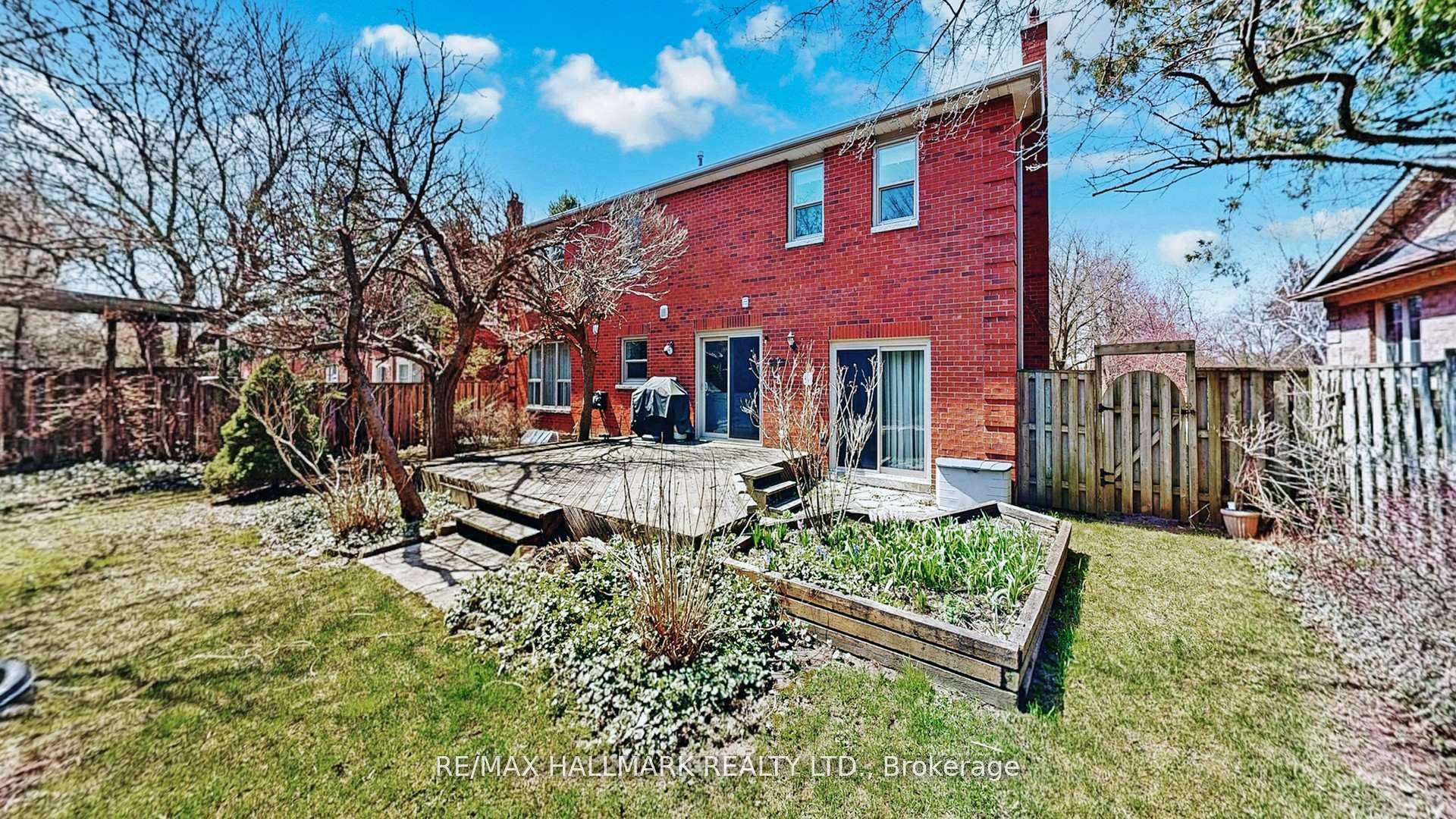 82 Windermere Crescent S Property Photo 47