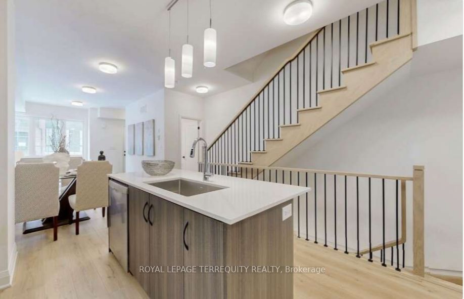 150 Alton Crescent Property Photo 8