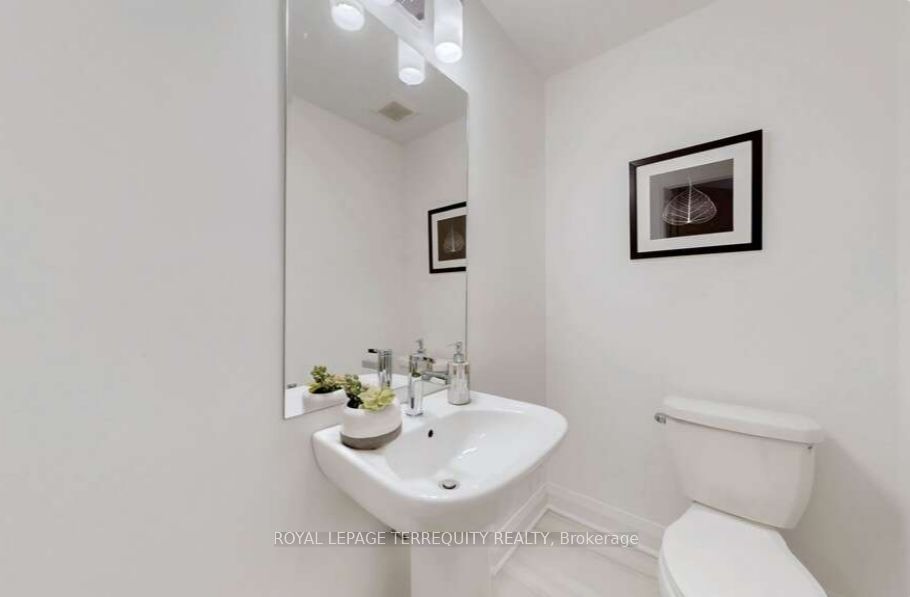150 Alton Crescent Property Photo 11
