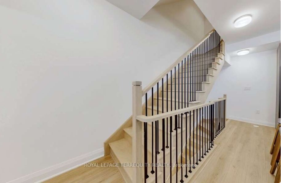 150 Alton Crescent Property Photo 12