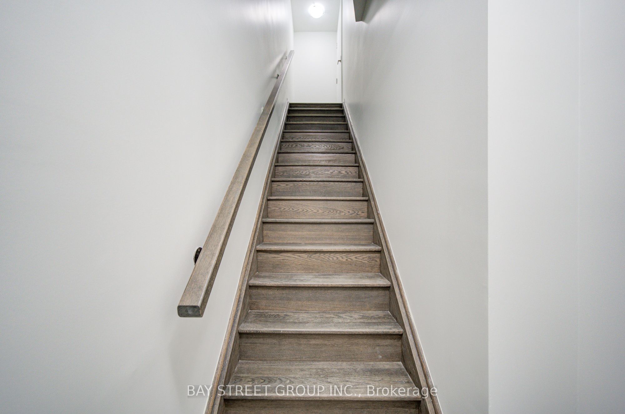 11 Honeycrisp Crescent Th3 Property Photo 4