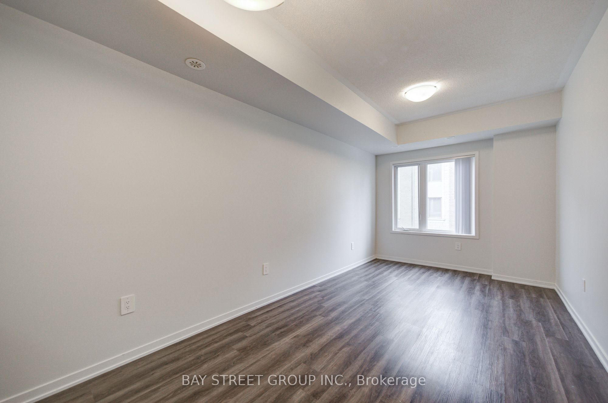 11 Honeycrisp Crescent Th3 Property Photo 10