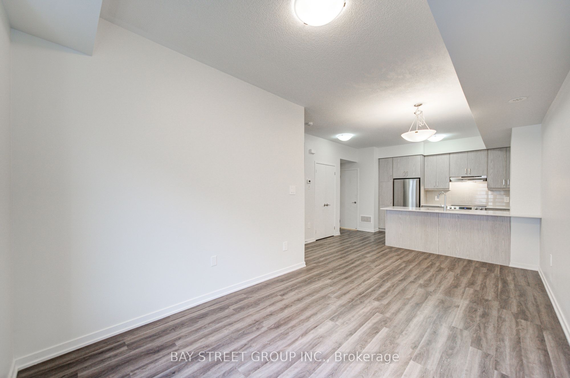 11 Honeycrisp Crescent Th3 Property Photo 13