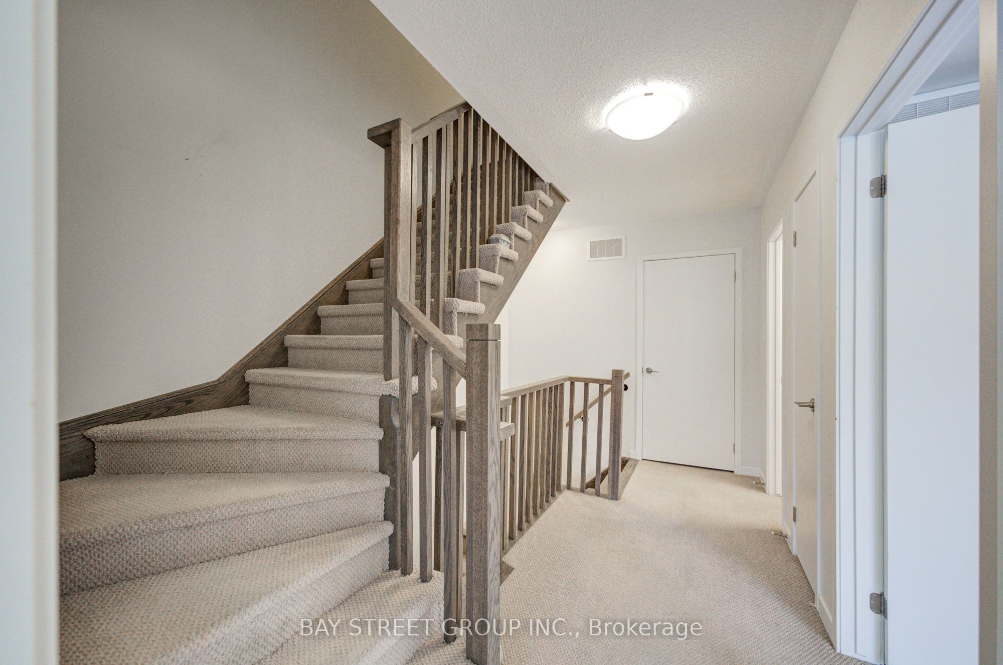 11 Honeycrisp Crescent Th3 Property Photo 20
