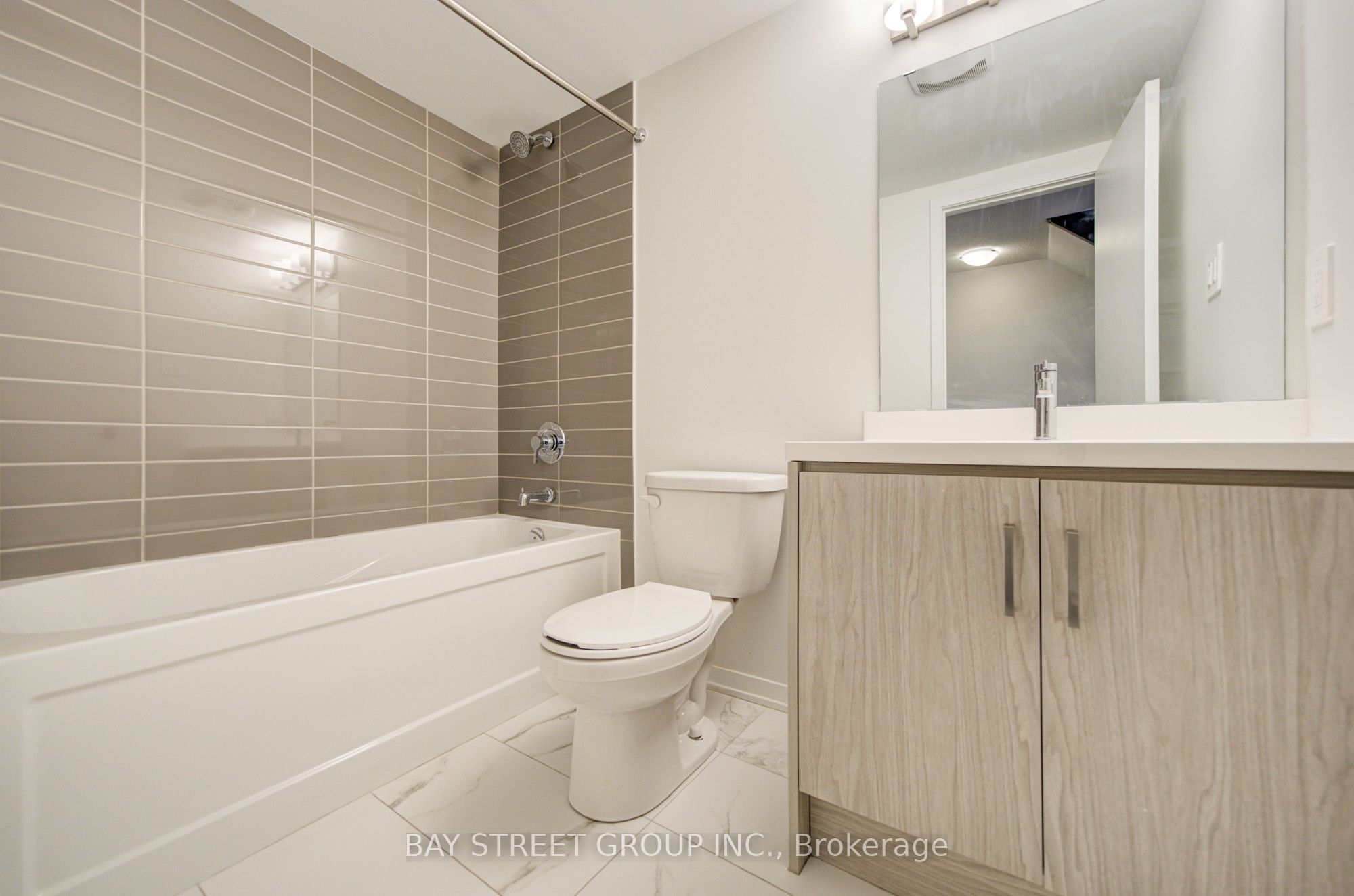11 Honeycrisp Crescent Th3 Property Photo 23
