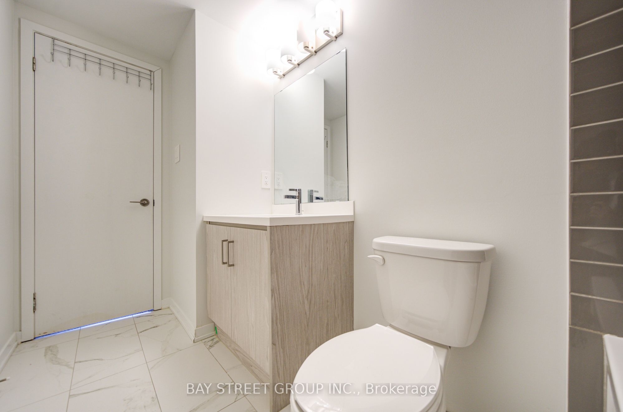 11 Honeycrisp Crescent Th3 Property Photo 29