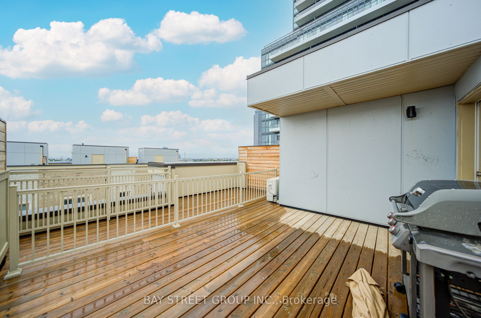 11 Honeycrisp Crescent Th3 Property Photo 35