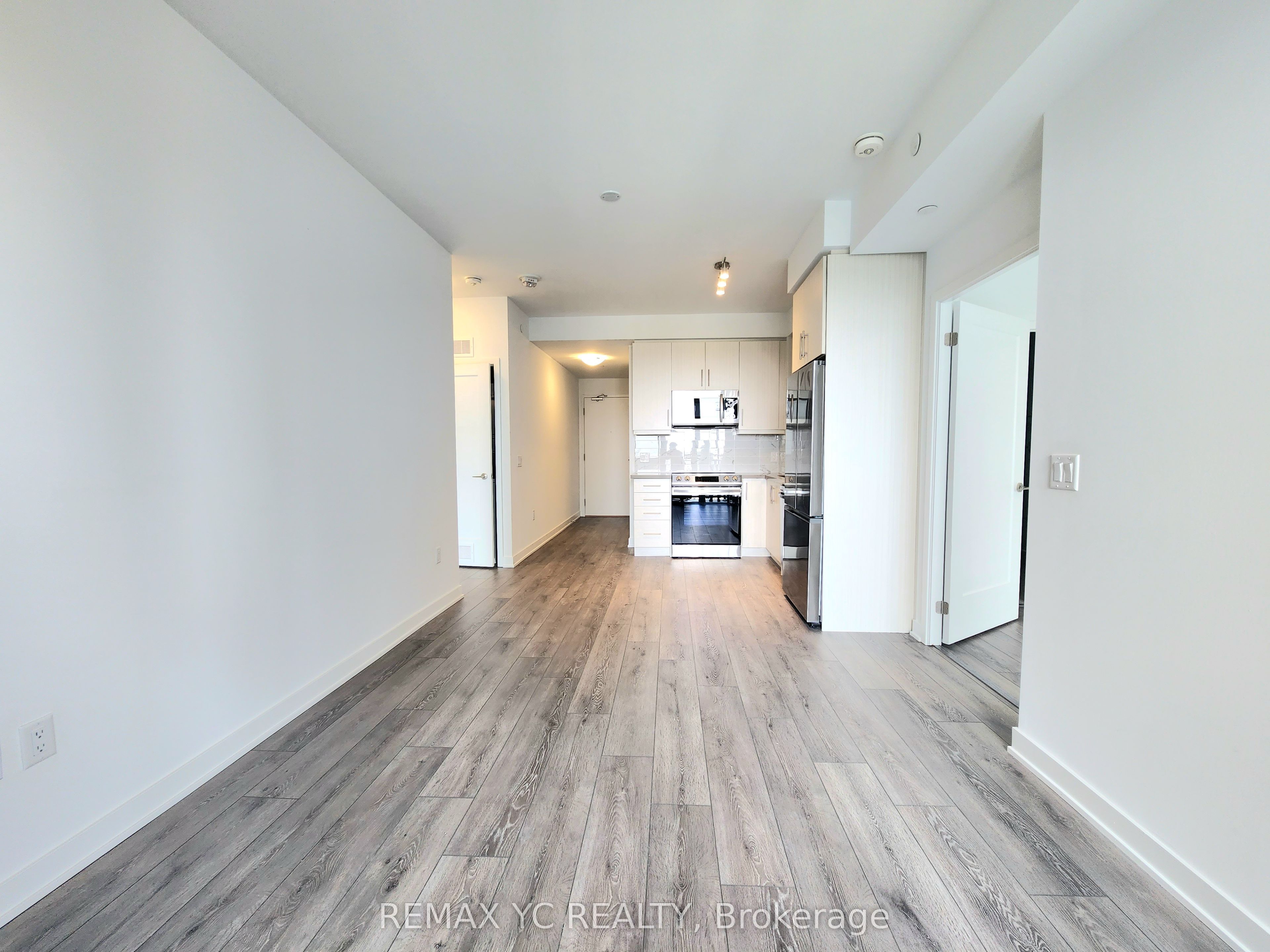 95 Oneida Crescent 1407 Property Photo 2