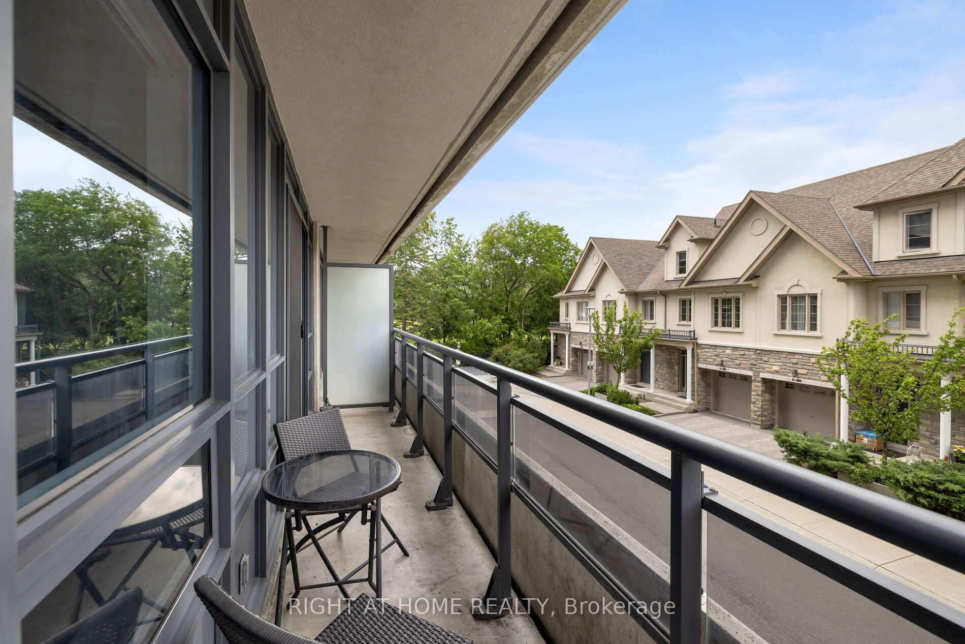 376 Highway 7 E 220 Property Photo 6