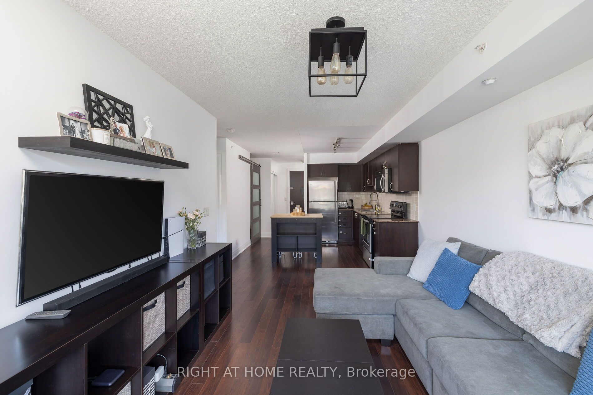 376 Highway 7 E 220 Property Photo 7