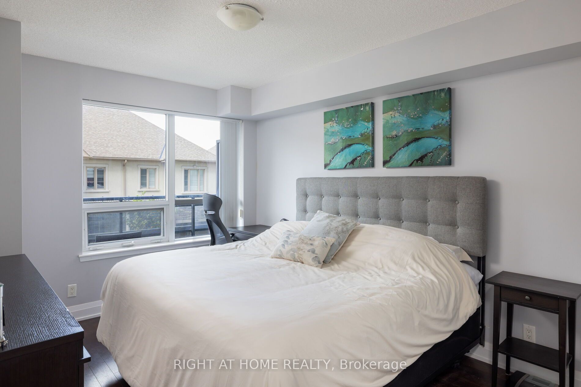 376 Highway 7 E 220 Property Photo 14