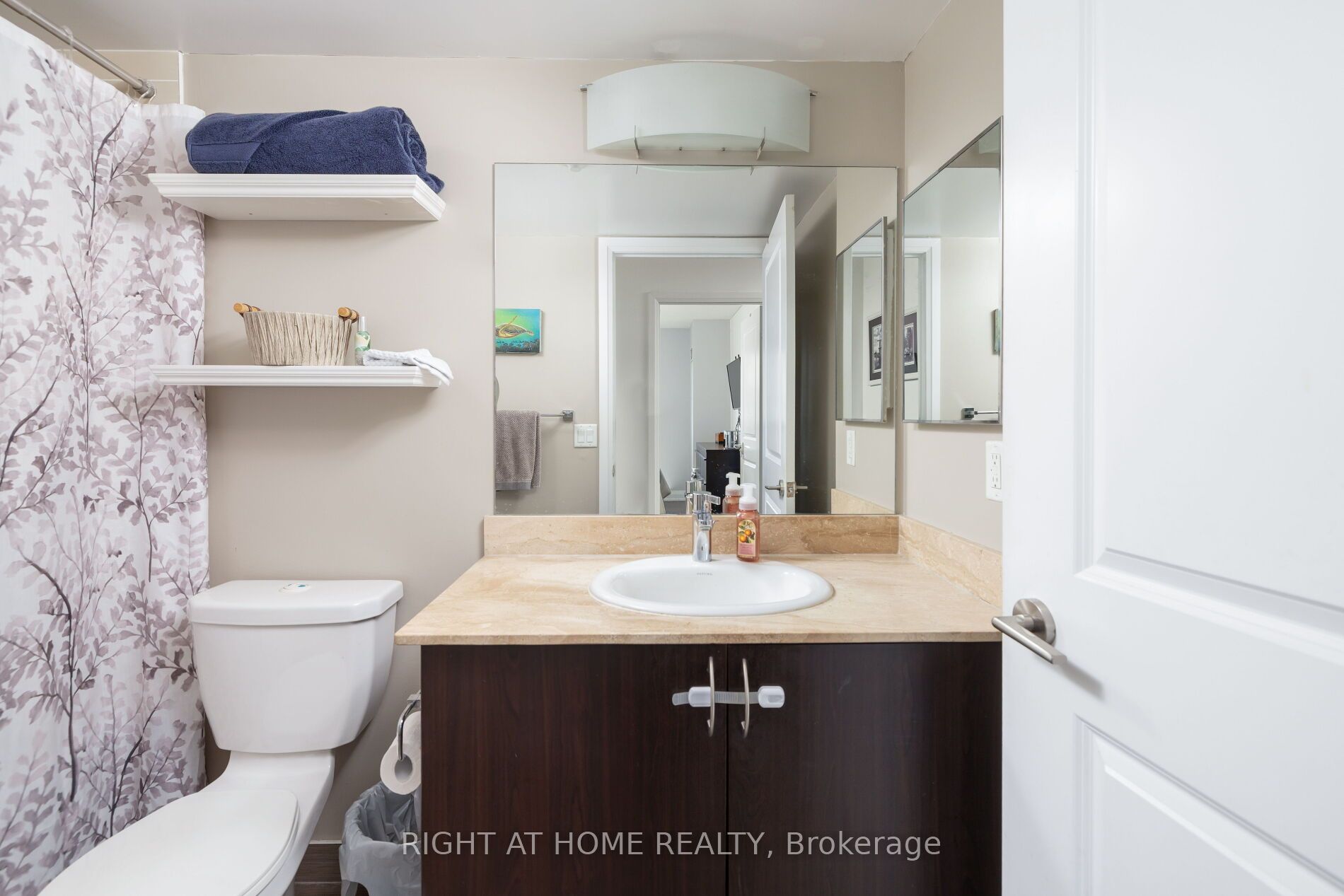 376 Highway 7 E 220 Property Photo 17
