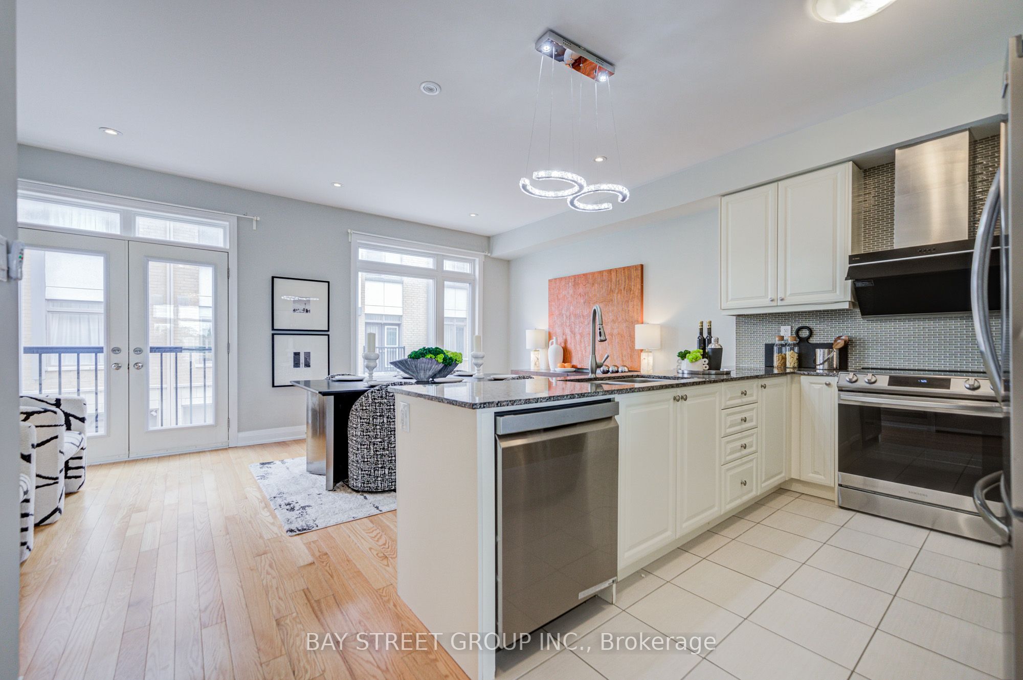 6 Teasel Way Property Photo 4