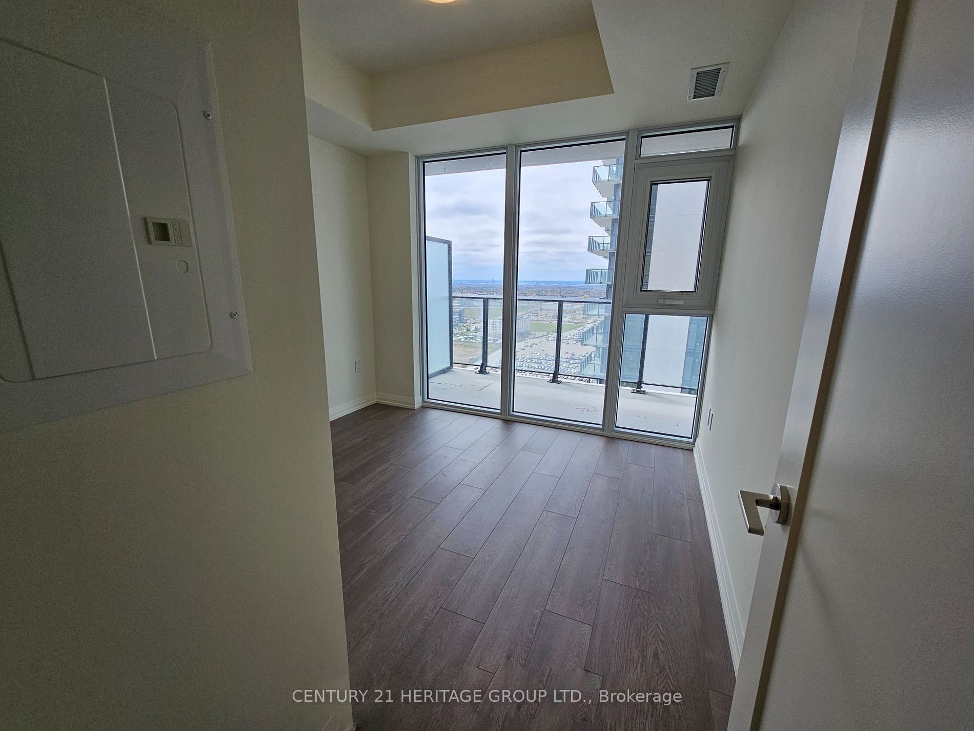 8960 Jane Street 2301 Property Photo 6