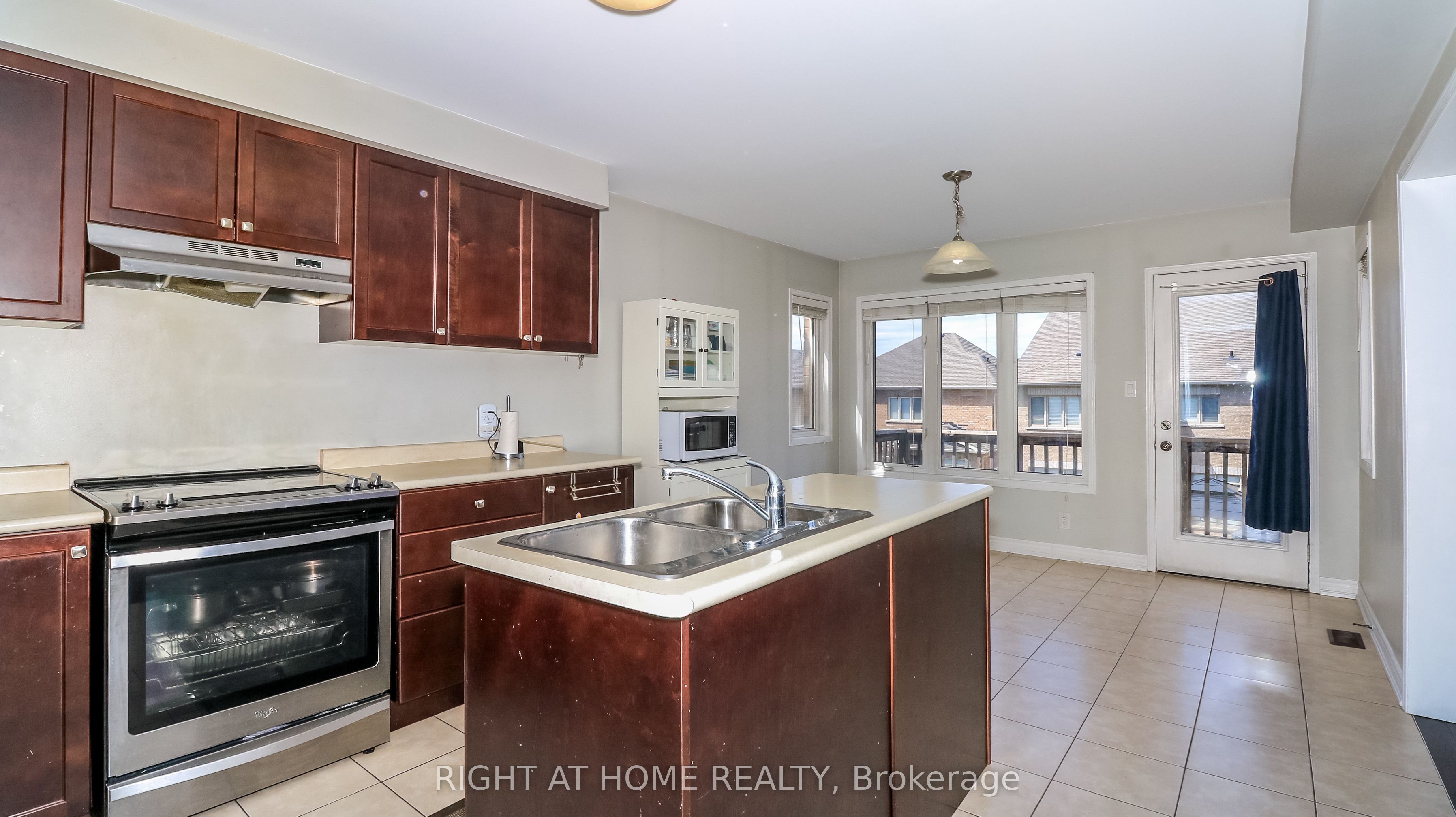 8 Cherry Lane Property Photo 8