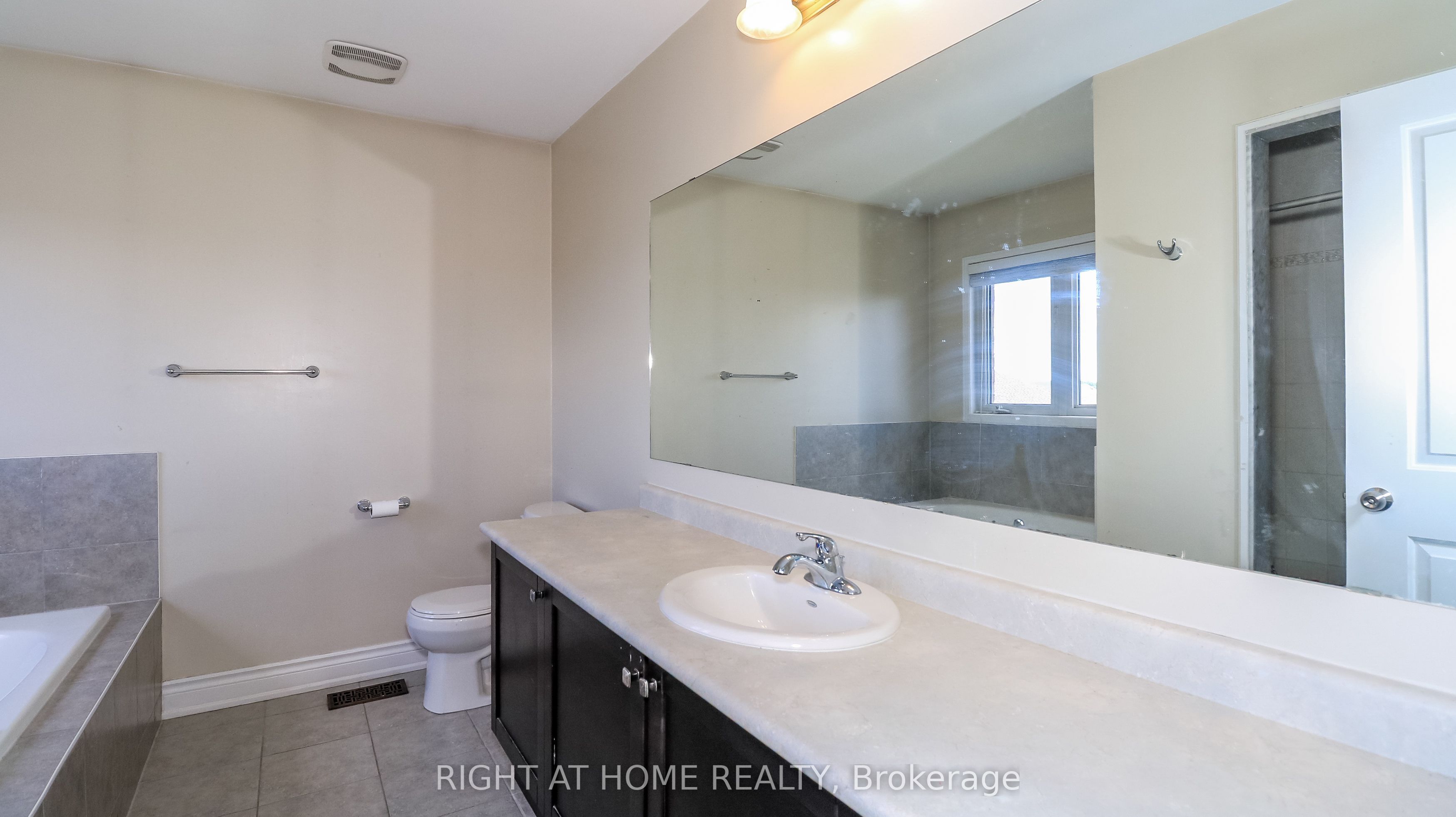 8 Cherry Lane Property Photo 17