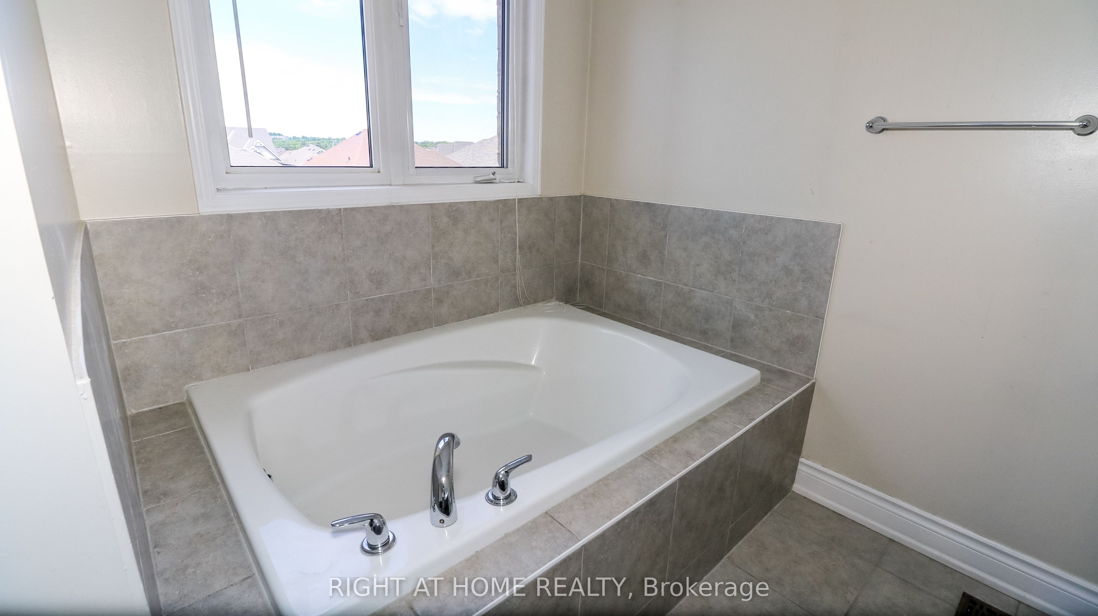 8 Cherry Lane Property Photo 18