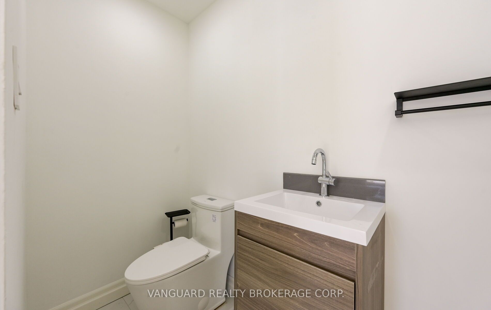 5732 Highway 7 23 Property Photo 9