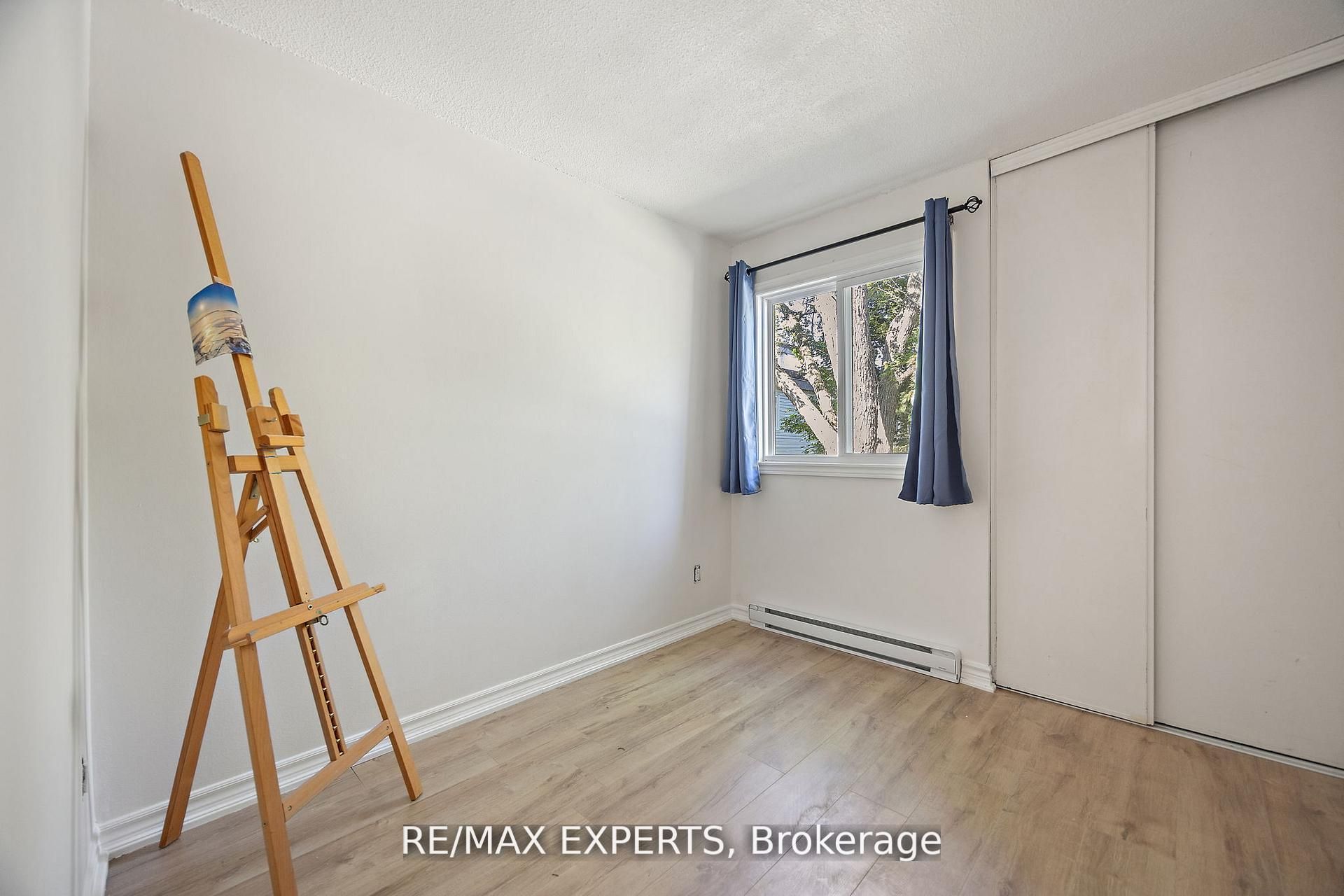 242 Milestone Crescent Property Photo 9