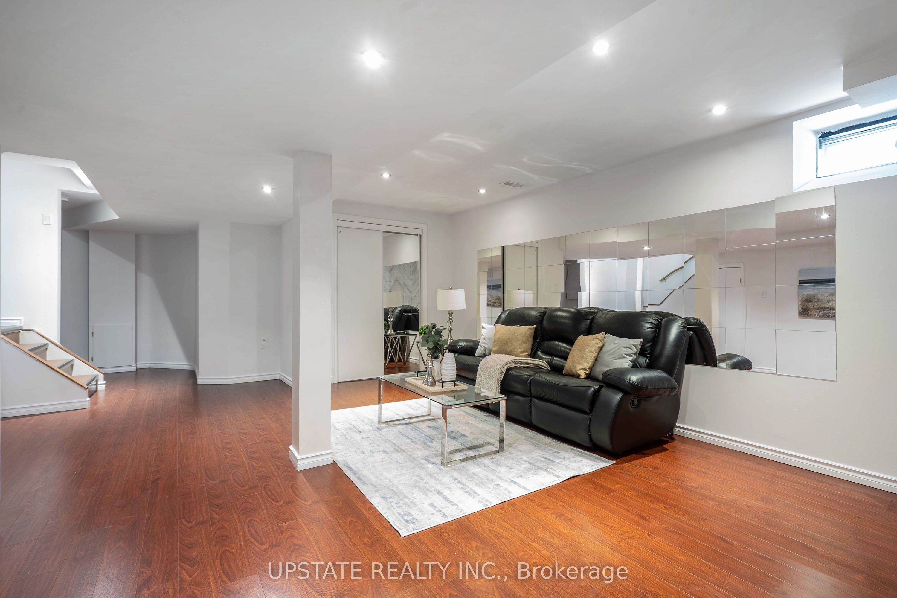 8548 Martin Grove Road Property Photo 25