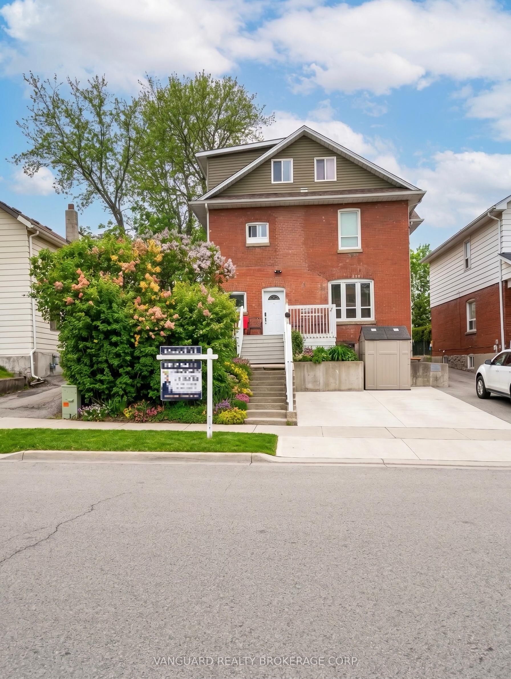 71 John Street E Property Photo 1