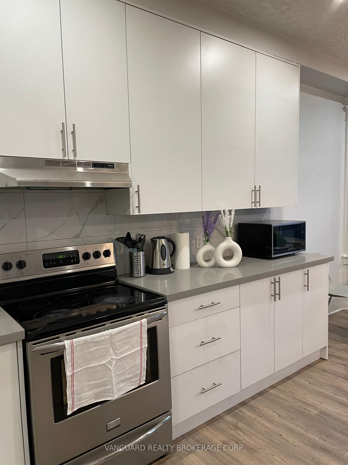 71 John Street E Property Photo 16