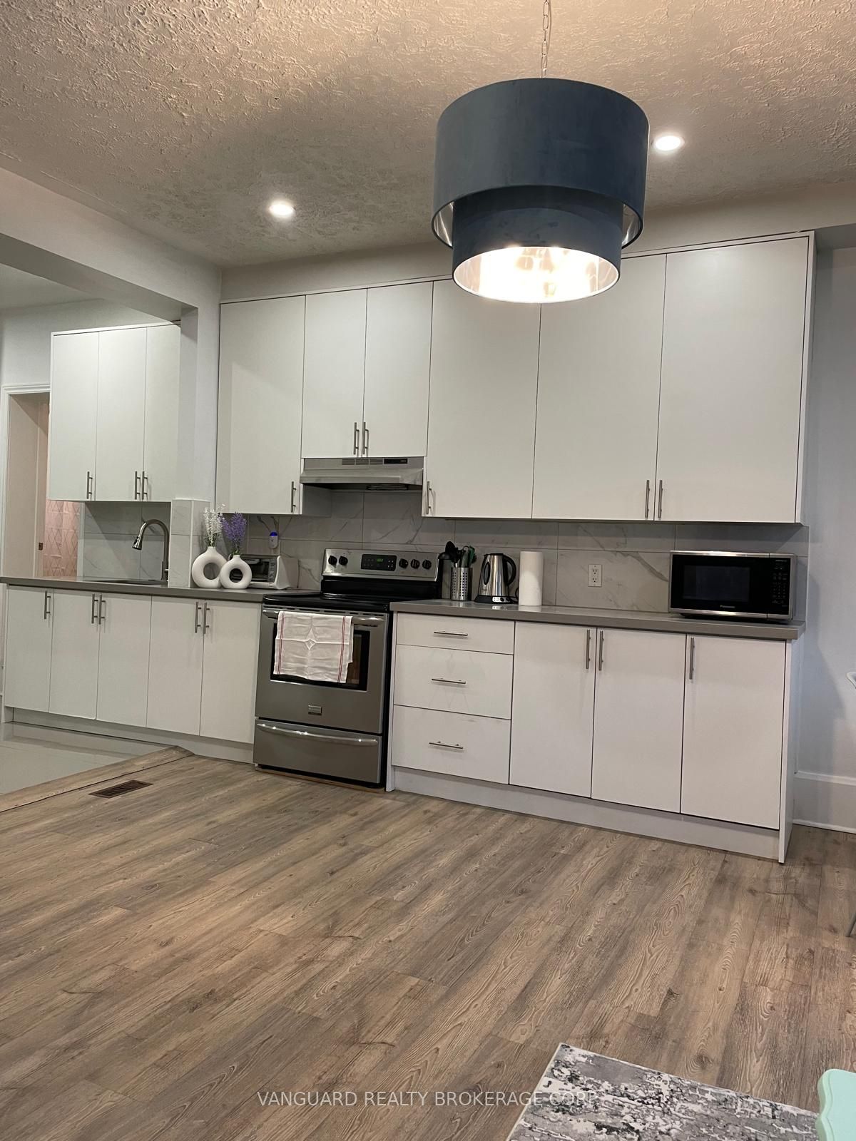 71 John Street E Property Photo 17