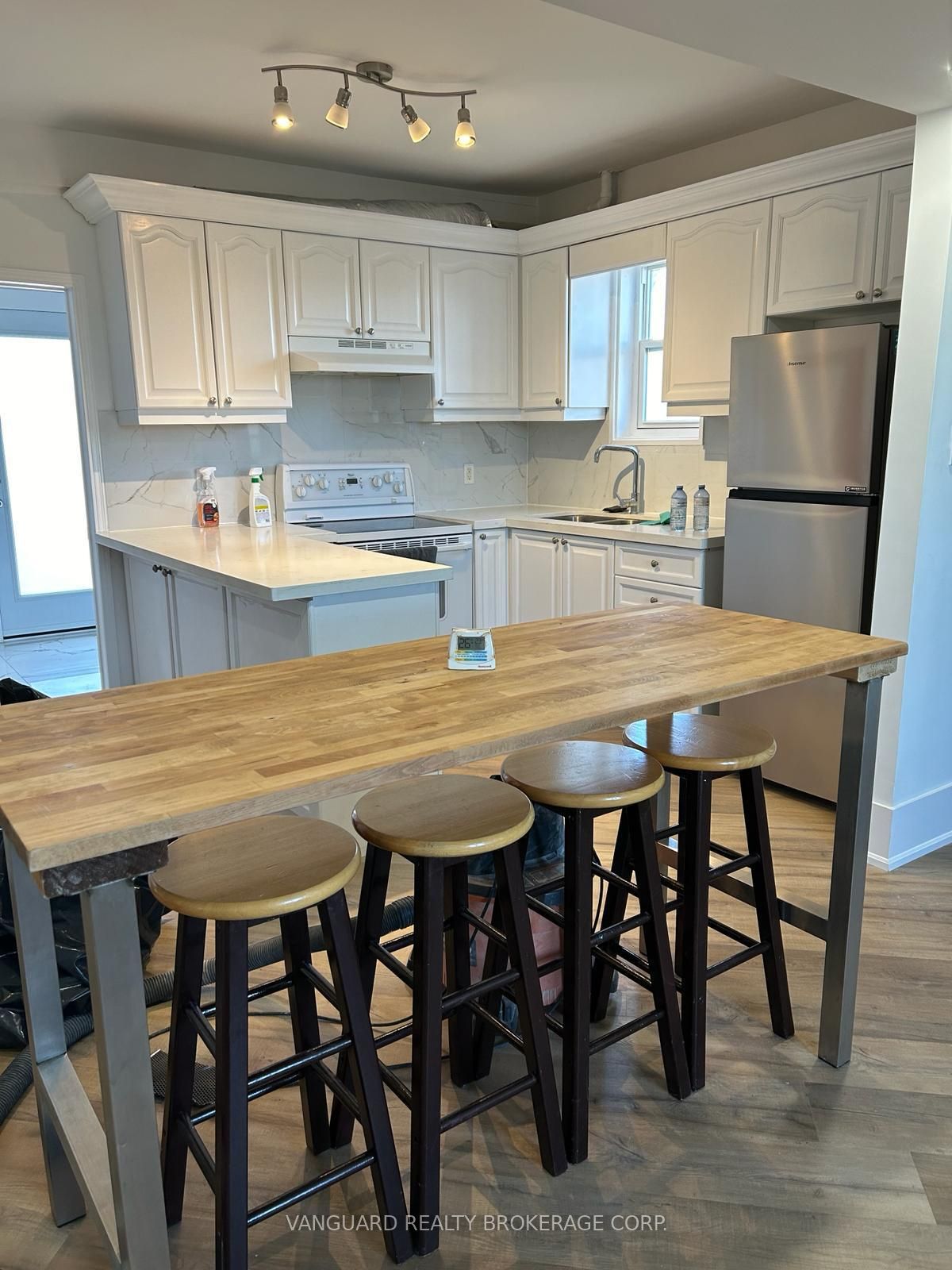 71 John Street E Property Photo 21