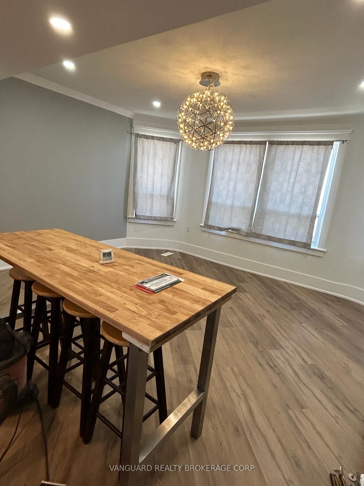 71 John Street E Property Photo 22