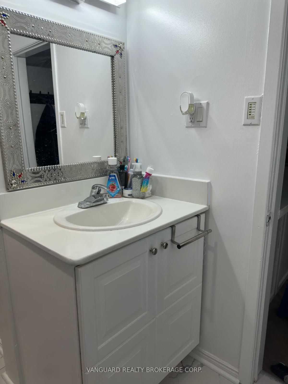 71 John Street E Property Photo 26