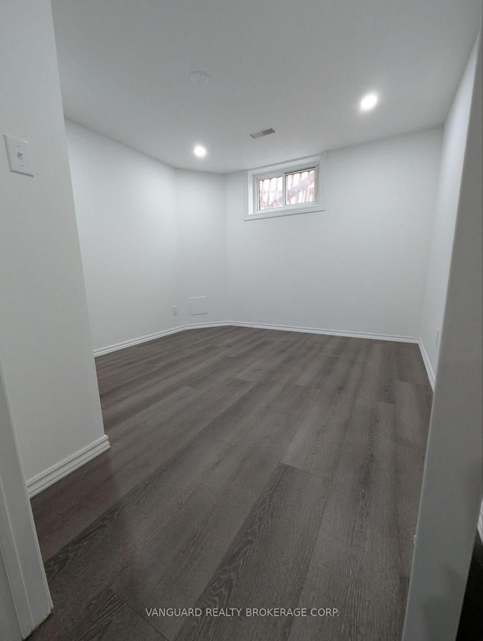 71 John Street E Property Photo 34