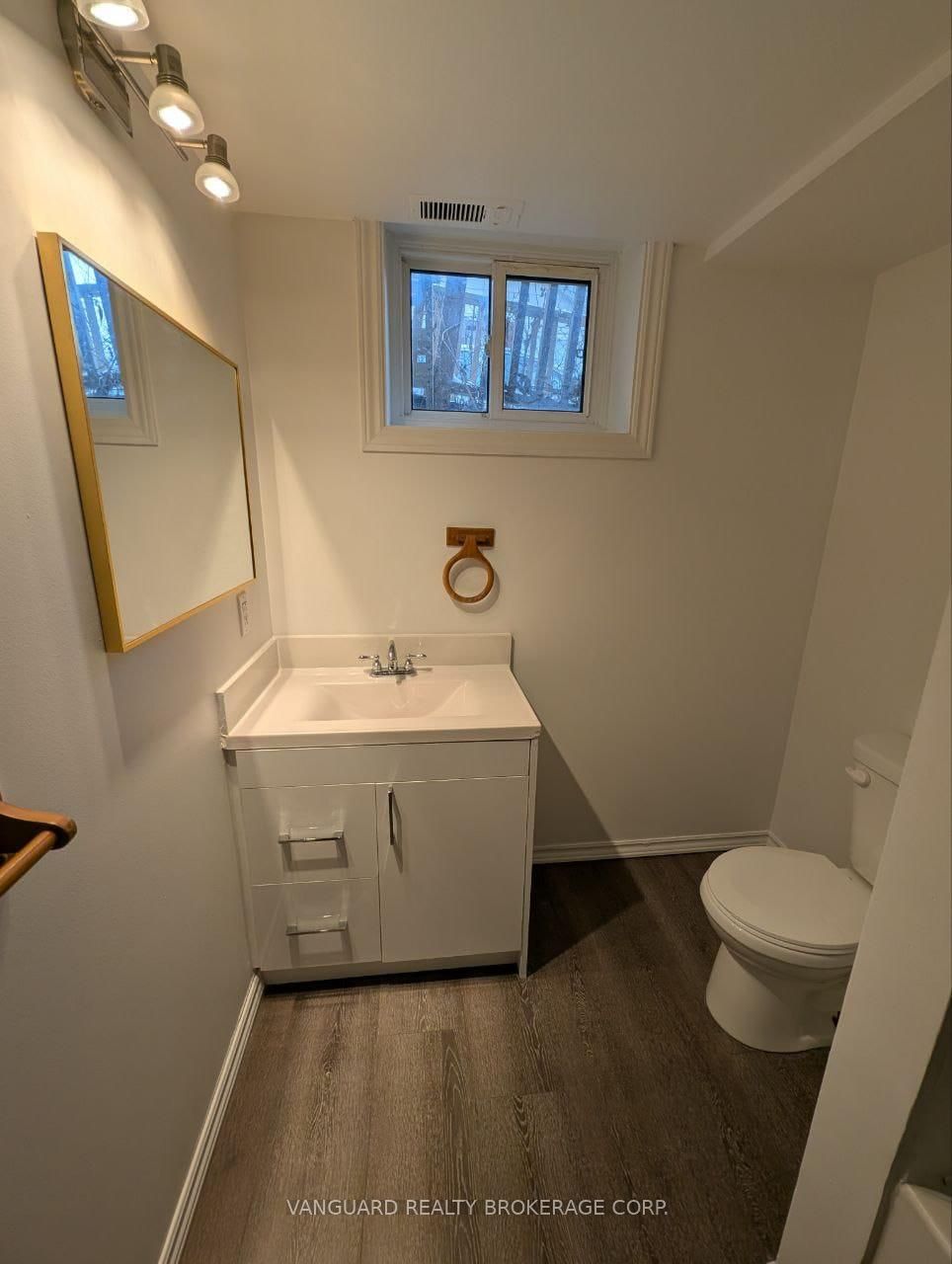 71 John Street E Property Photo 38