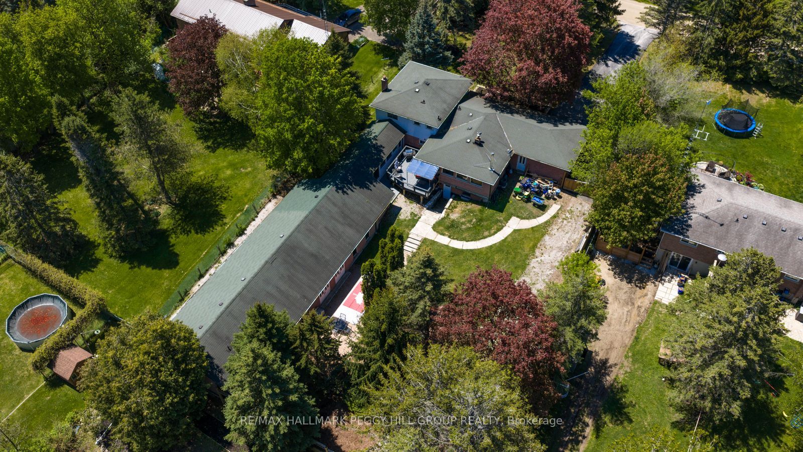 2145 18th Side Road Property Photo 1